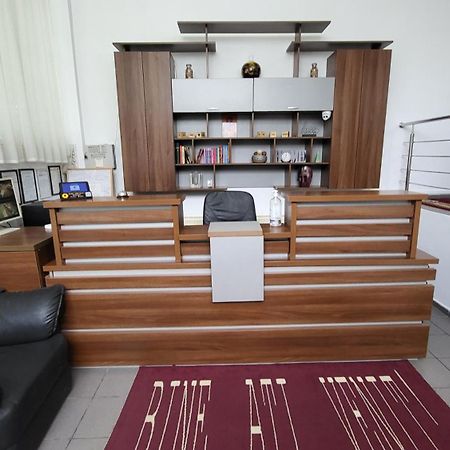 Aparthotel Boutique Global Braşov Esterno foto