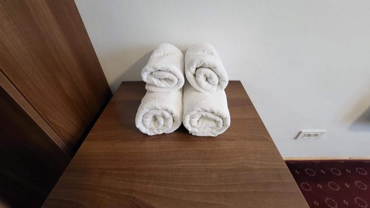 Aparthotel Boutique Global Braşov Esterno foto