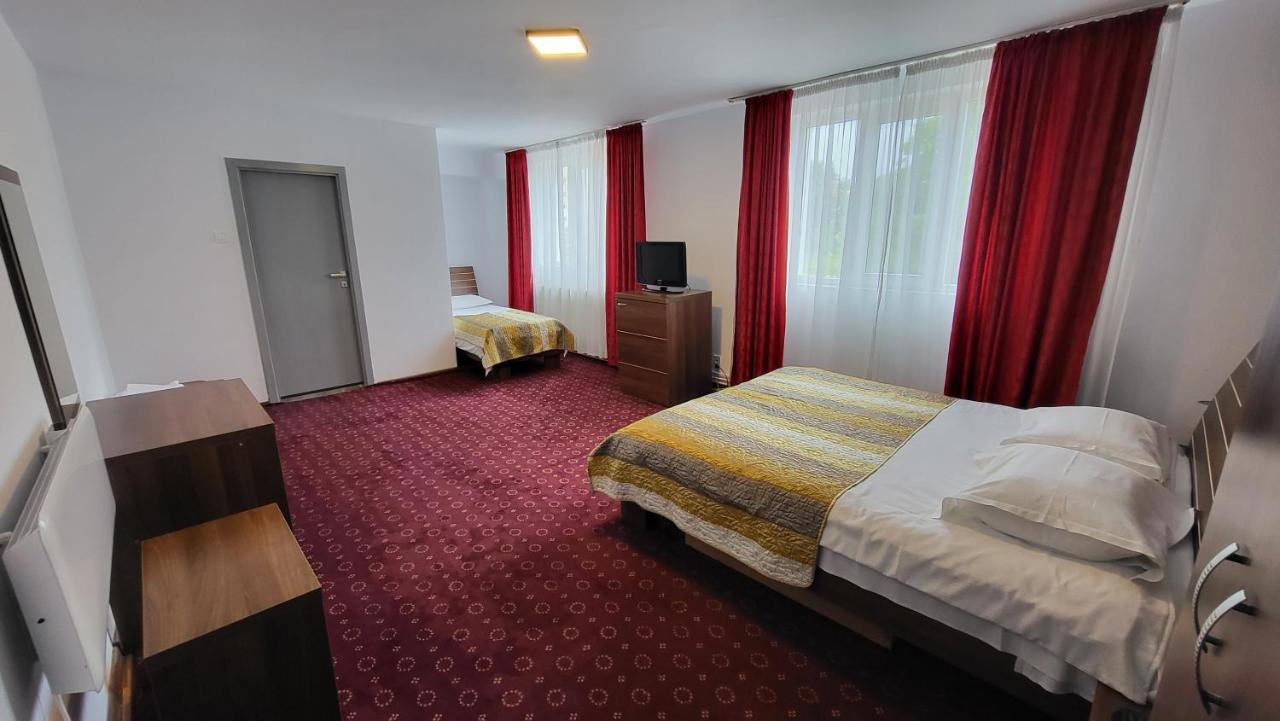 Aparthotel Boutique Global Braşov Esterno foto