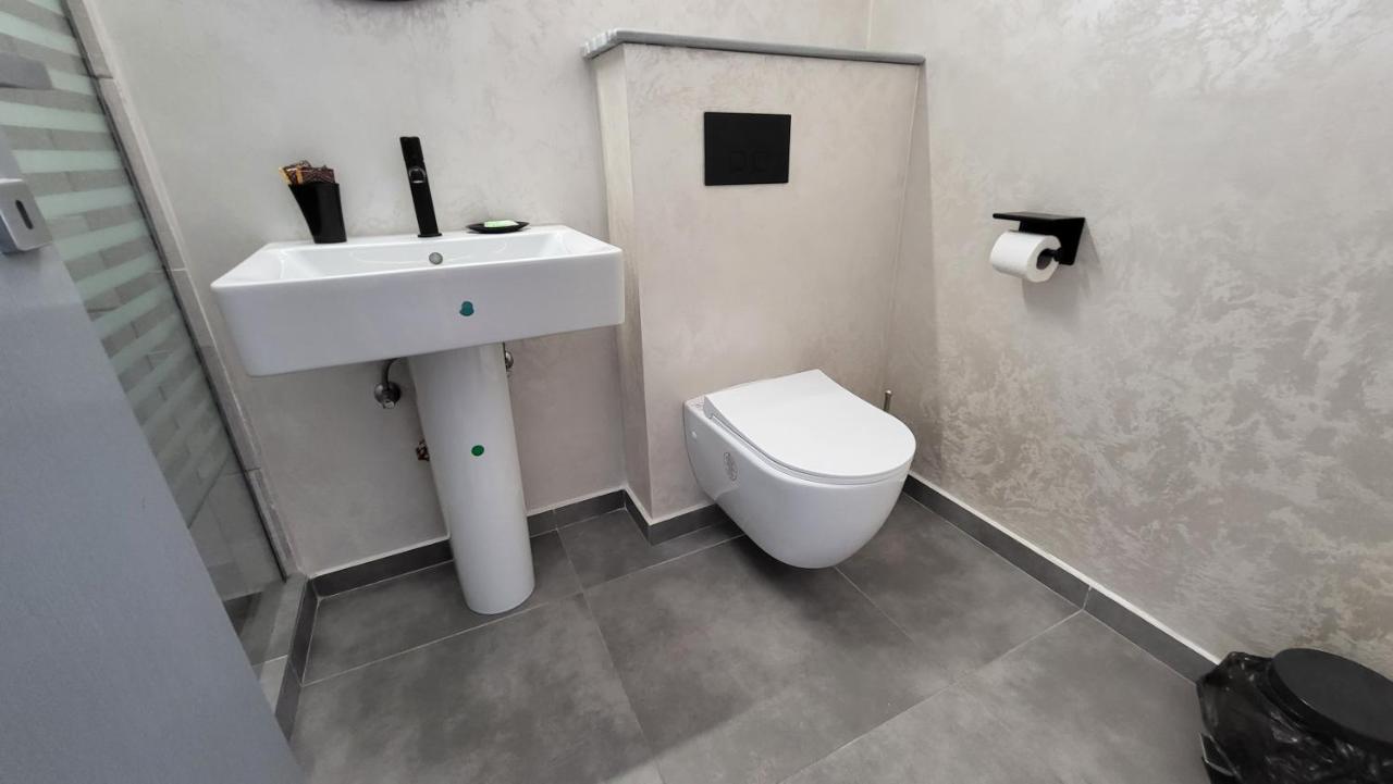 Aparthotel Boutique Global Braşov Esterno foto