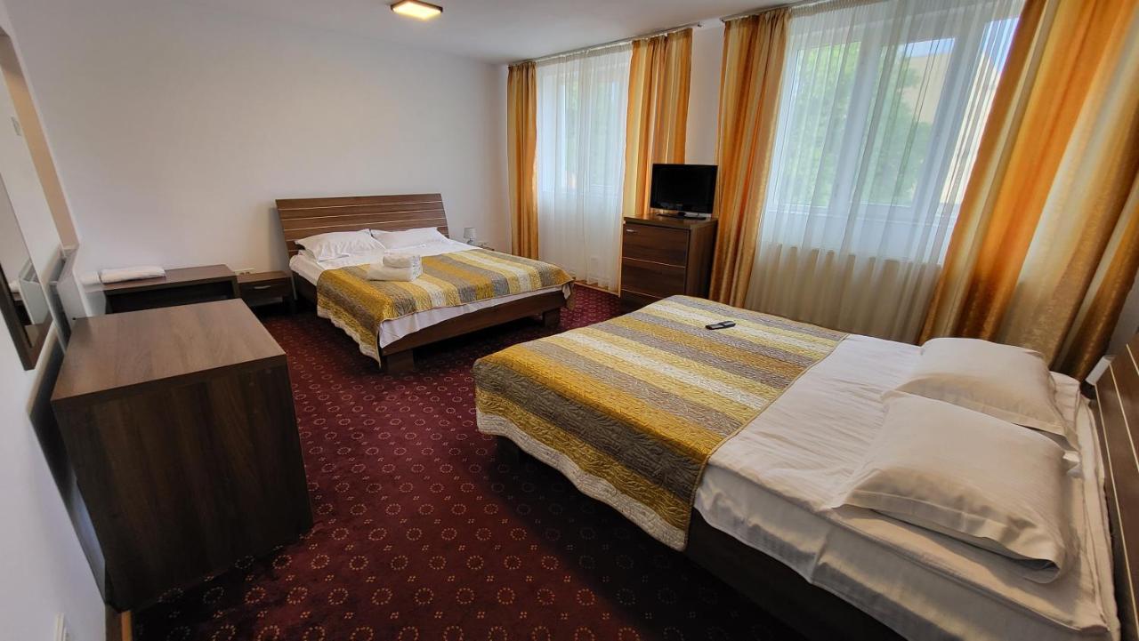 Aparthotel Boutique Global Braşov Esterno foto