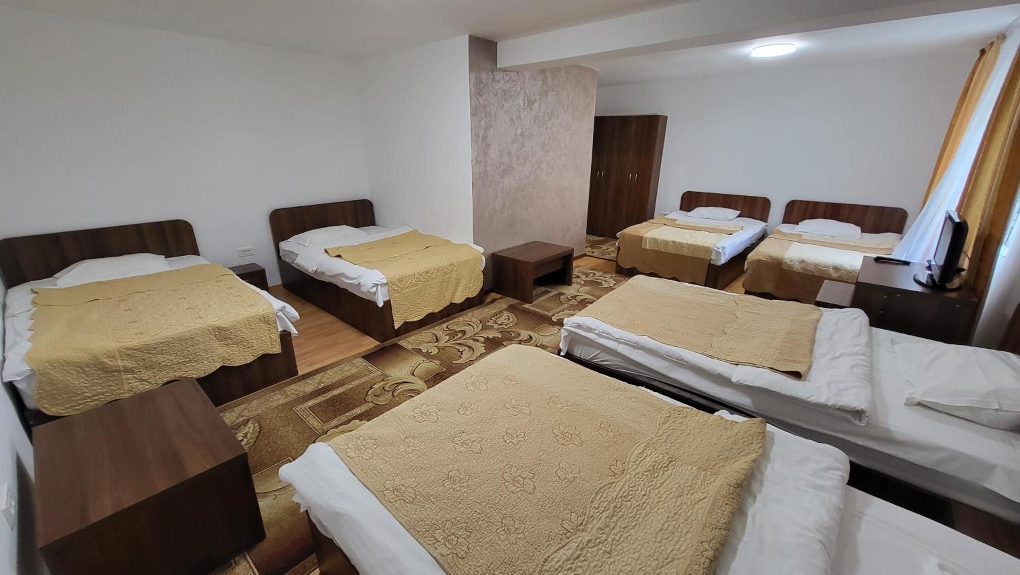 Aparthotel Boutique Global Braşov Esterno foto