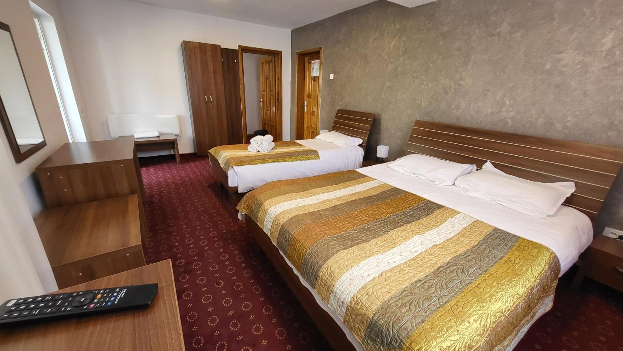 Aparthotel Boutique Global Braşov Esterno foto