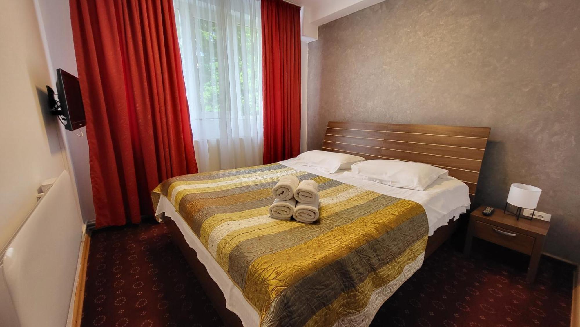 Aparthotel Boutique Global Braşov Esterno foto