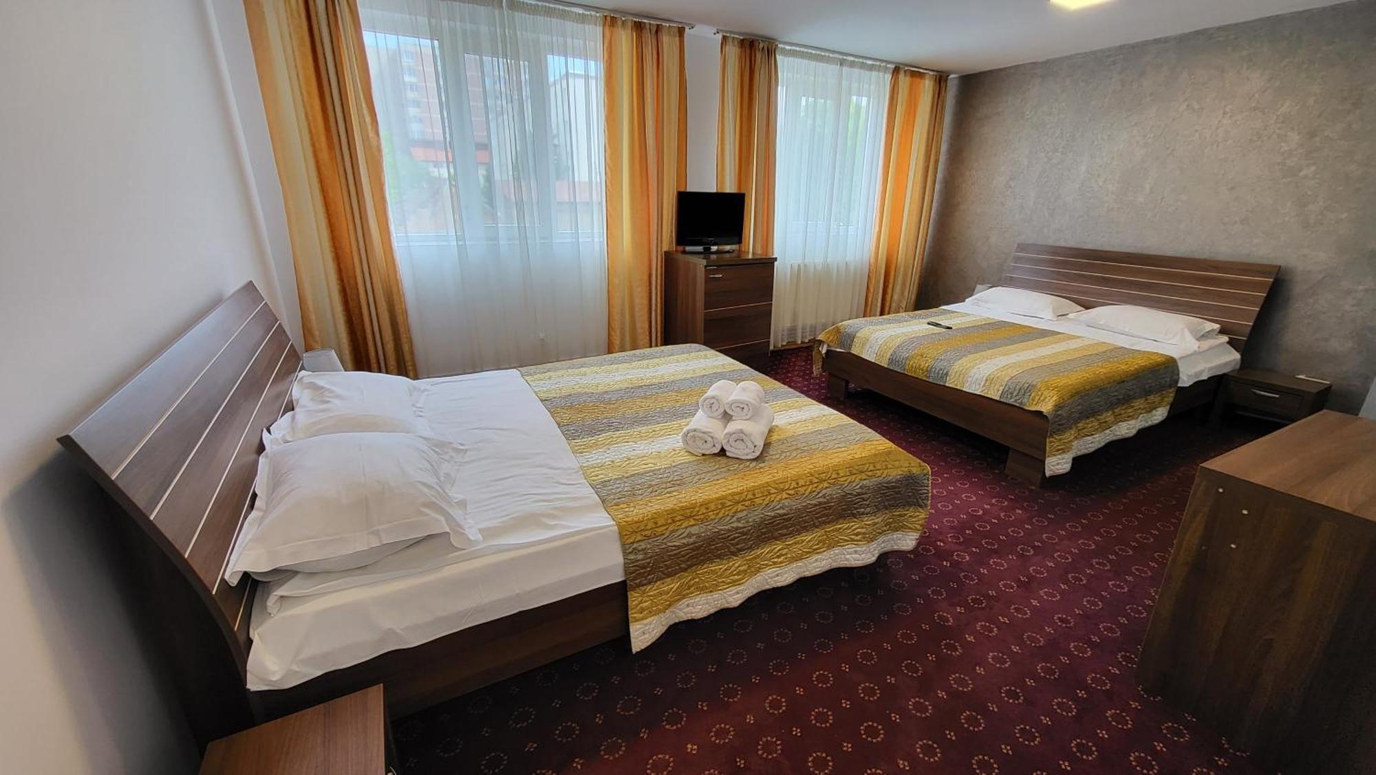 Aparthotel Boutique Global Braşov Esterno foto